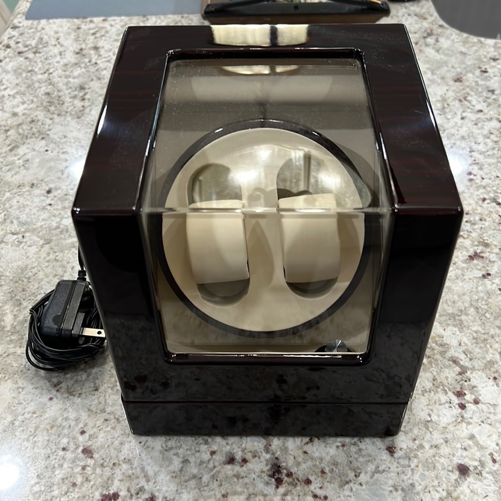 Automatic watch winder less than 6 months use